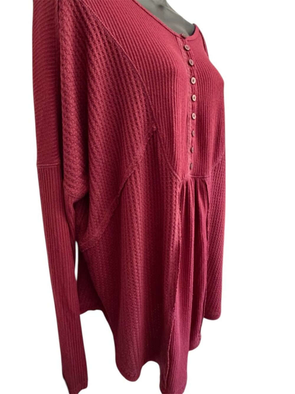 5/$25 - FREE PEOPLE Leo Henley OVERSIZED Waffle Thermal Top in Burgundy